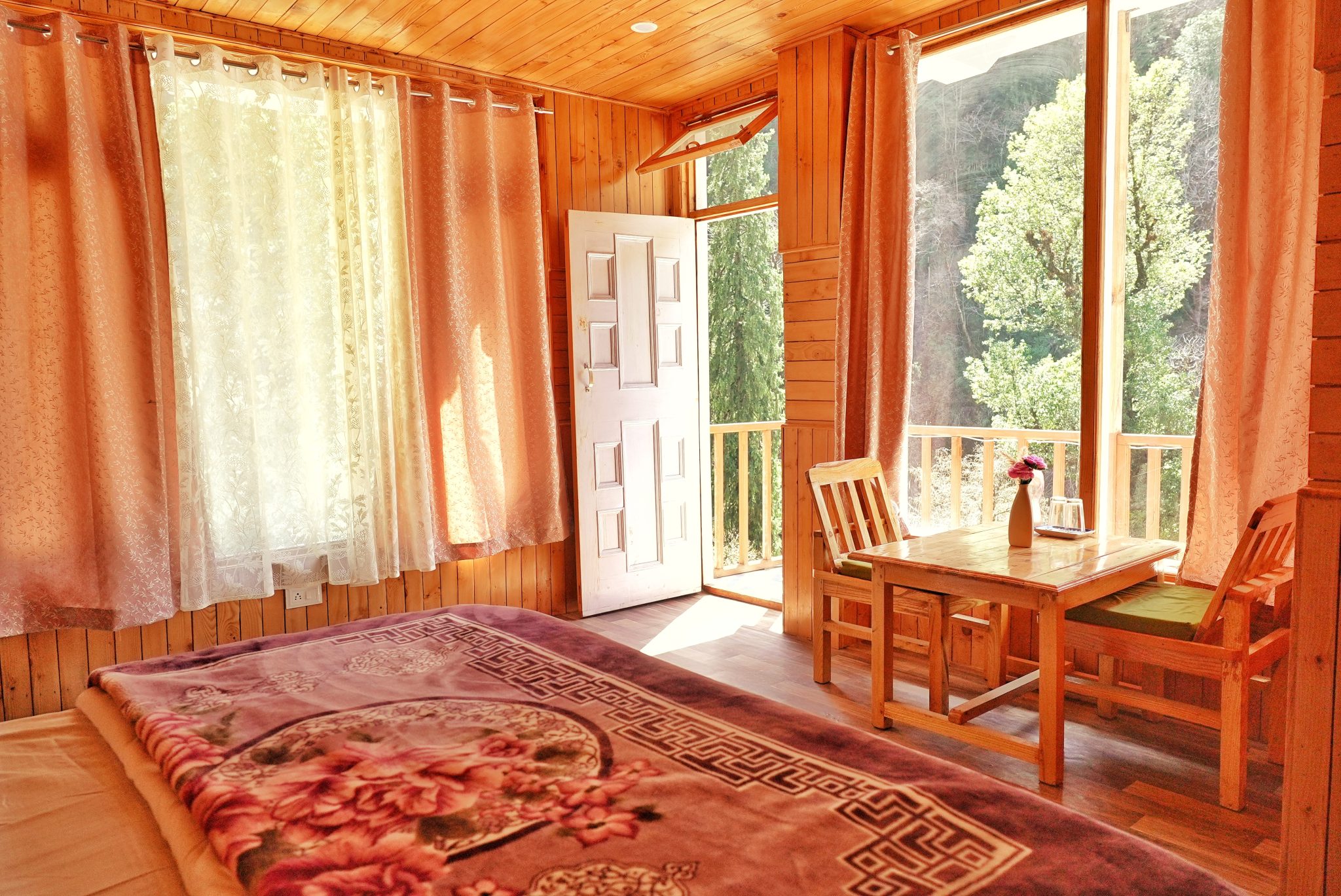 Wooden & rustic interiors